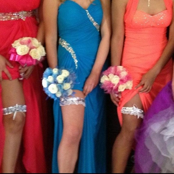 Prom dress - Picture 3 of 8